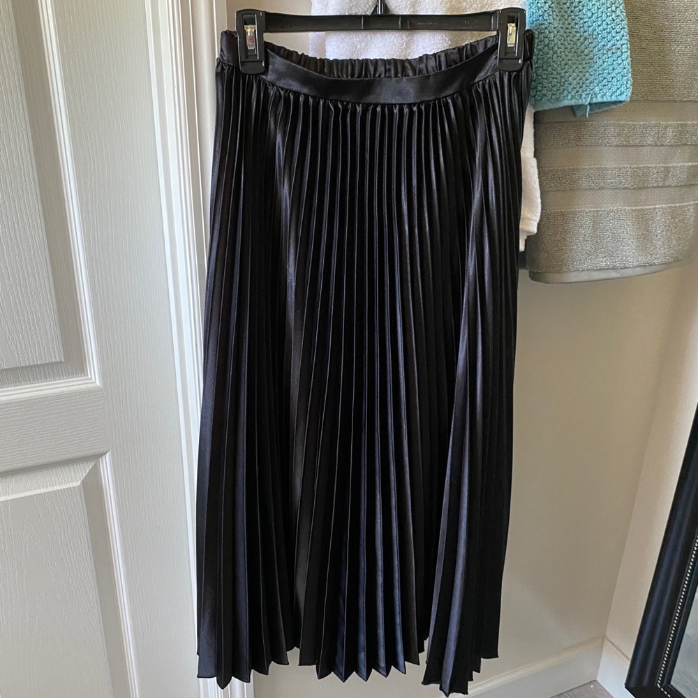 Black pleated midi skirt